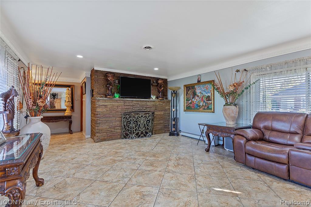 5072 15 Mile Road, Sterling Heights, MI 48310 — Photo 12