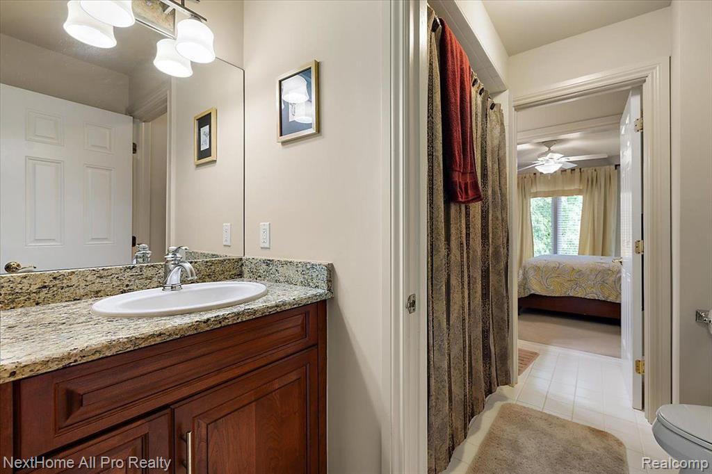 18730 MARBLE HEAD Drive, Northville, MI 48168 — Photo 44