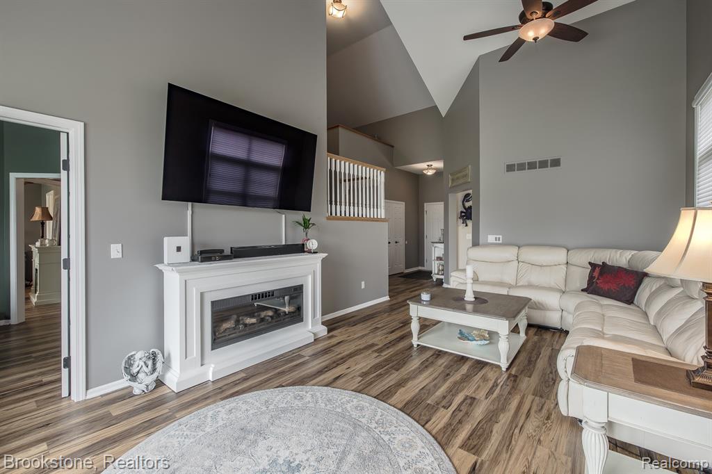 4808 New Haven Drive, Howell, MI 48843 — Photo 16