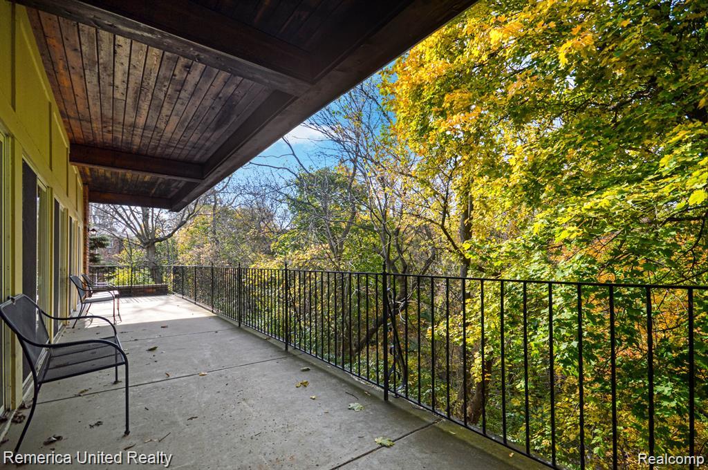 31831 Grand River Avenue, 58, Farmington, MI 48336 — Photo 17