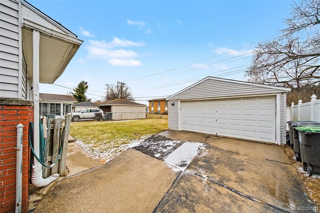 9228 Mueller Street, Taylor, MI 48180 — Photo 19