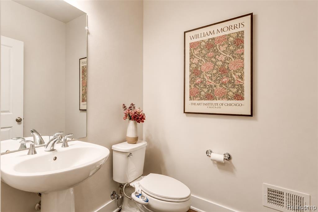 51040 Woodford Drive, Canton, MI 48188 — Photo 29