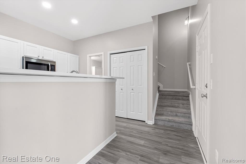 26783 Kirkway Circle, Woodhaven, MI 48183 — Photo 10
