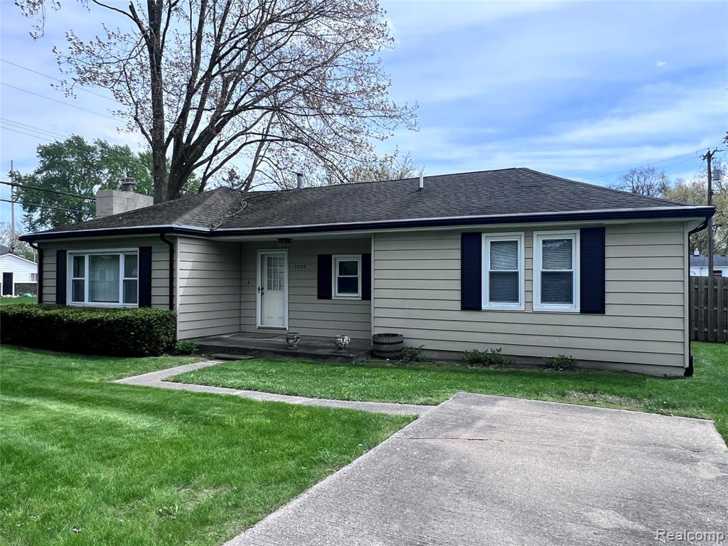 5505 Sunwood Drive, Waterford, MI 48329 — Photo 2