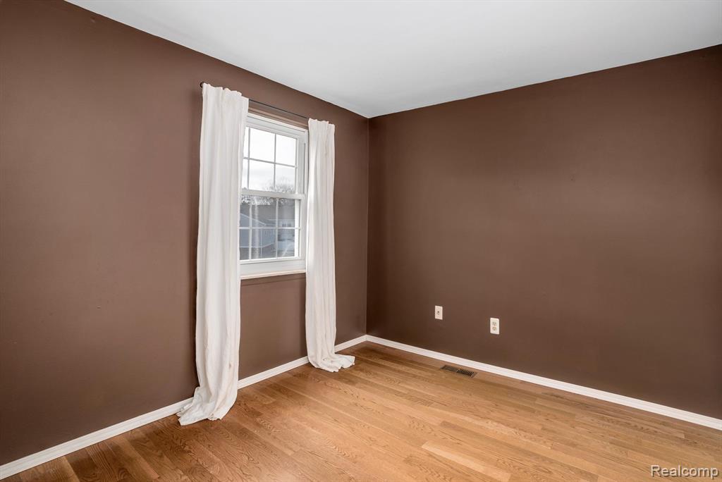 42109 ROSCOMMON Street, Northville, MI 48167 — Photo 19