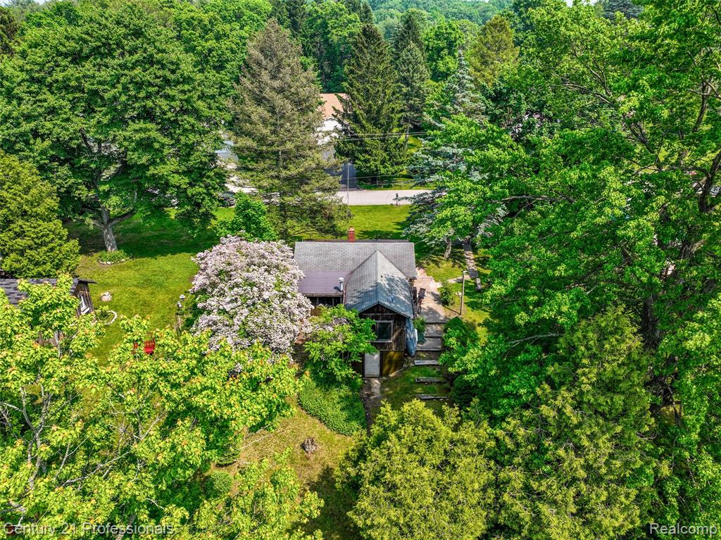 9233 Evee Road, Clarkston, MI 48348 — Photo 22