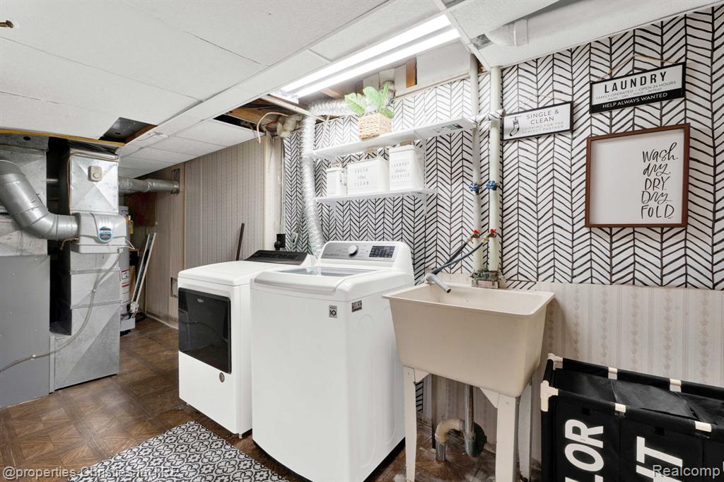 43783 Leeann Lane, Canton, MI 48187 — Photo 33