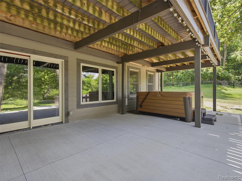 7055 Randall Drive, Fenton, MI 48430 — Photo 35
