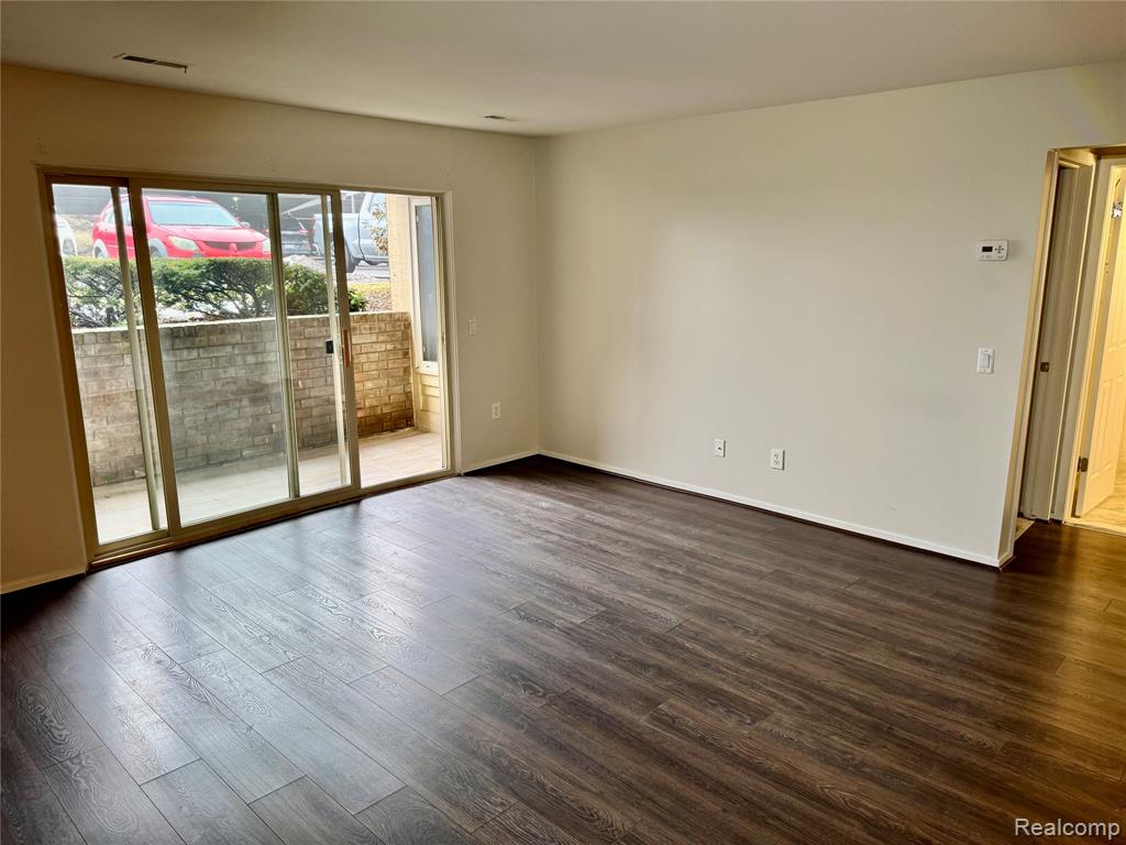 2605 Greenstone Boulevard, 201, Auburn Hills, MI 48326 — Photo 2