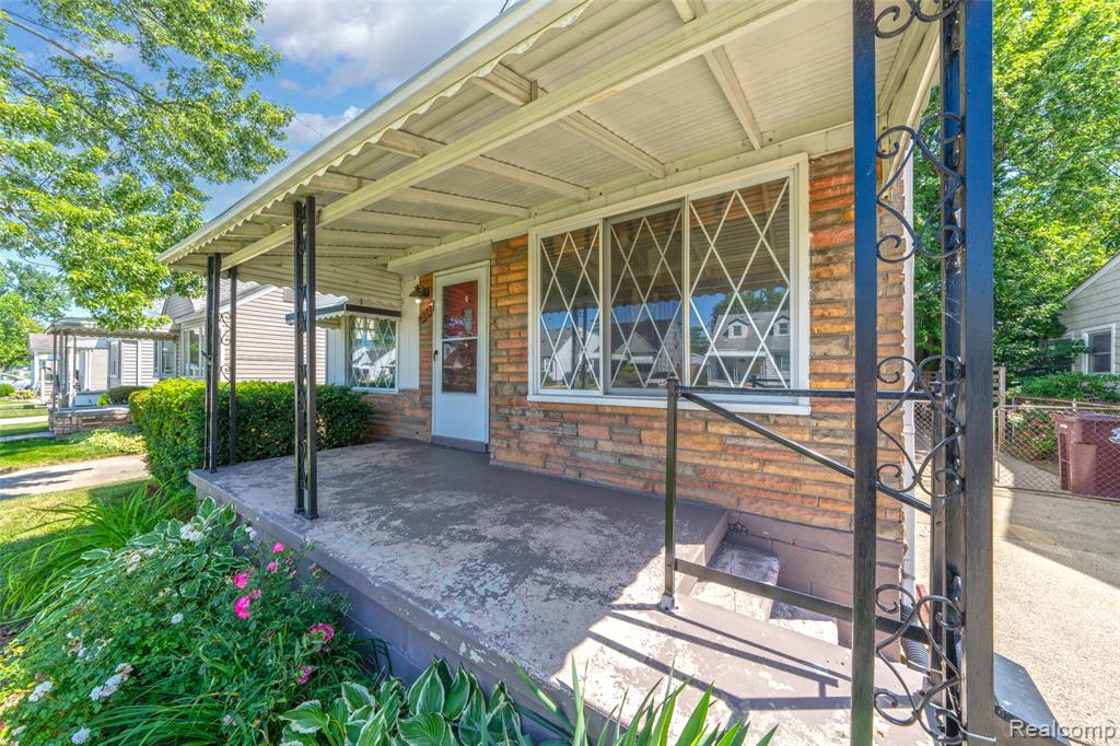 8272 Coolidge, Center Line, MI 48015 — Photo 5