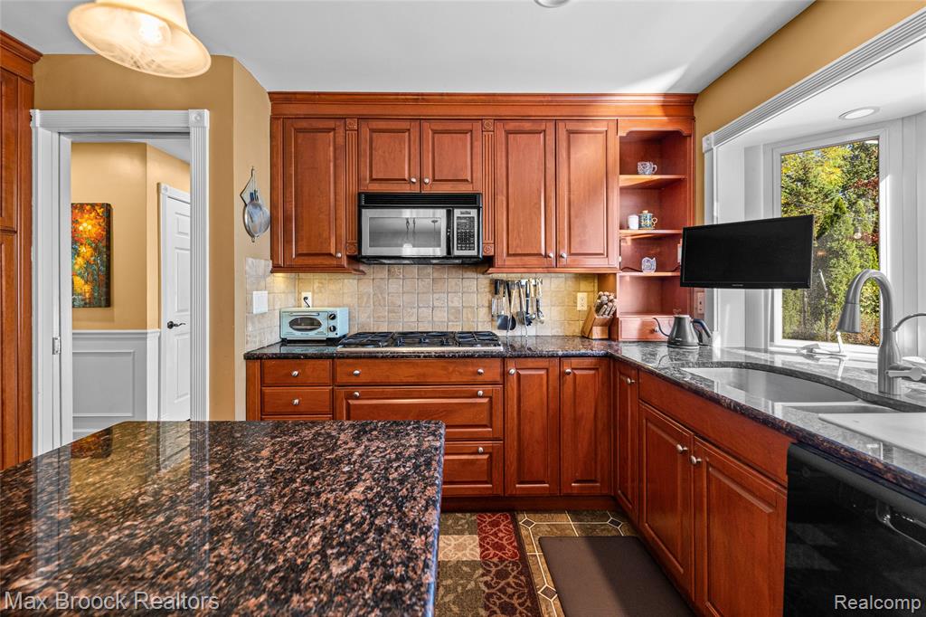 5605 Woodwind Drive, Bloomfield Hills, MI 48301 — Photo 25