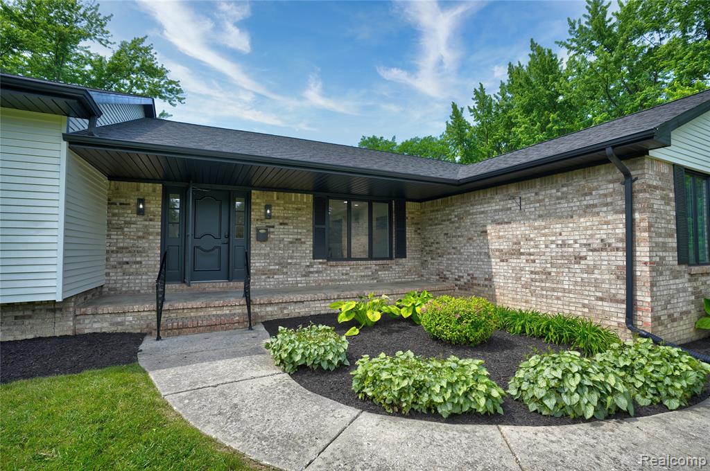 507 Charing Cross Drive, Grand Blanc, MI 48439 — Photo 11