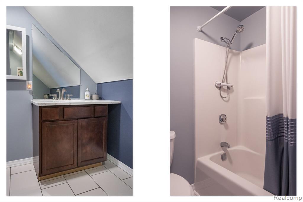 8213 EMERALD Lane W, Westland, MI — Photo 33