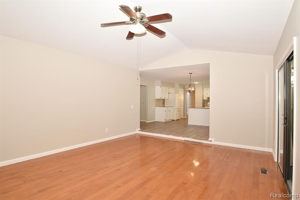 24945 SARAH FLYNN, Novi, MI — Photo 16