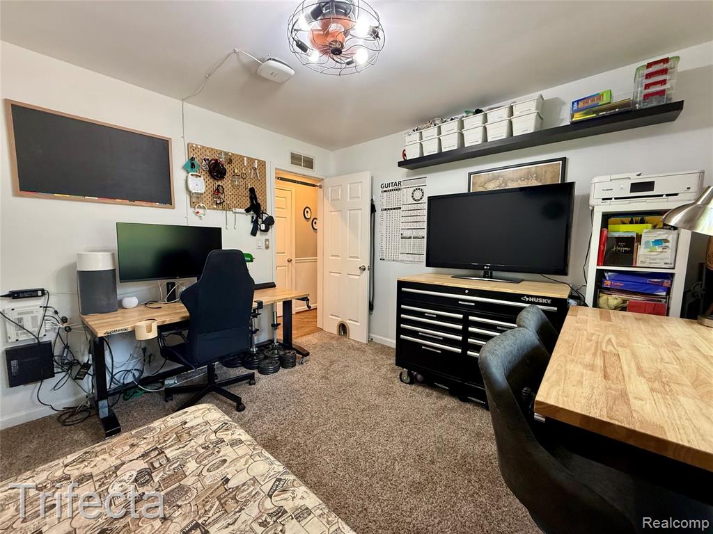 47555 Dequindre Road, Rochester Hills, MI 48307 — Photo 17