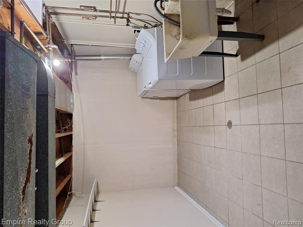 8547 Kinloch Street, Dearborn Heights, MI 48127 — Photo 22