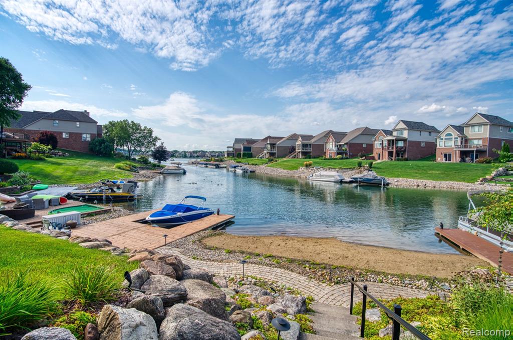 10769 CLIFFVIEW Drive, South Lyon, MI 48178 — Photo 53