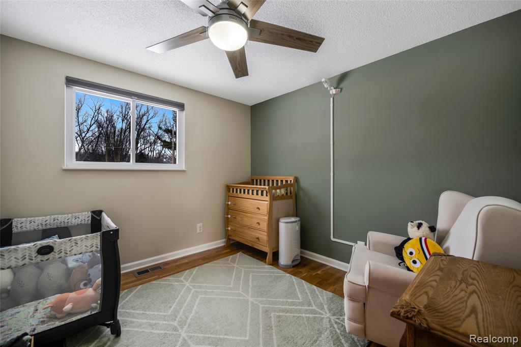 9488 Brookway Court, Goodrich Vlg, MI — Photo 32
