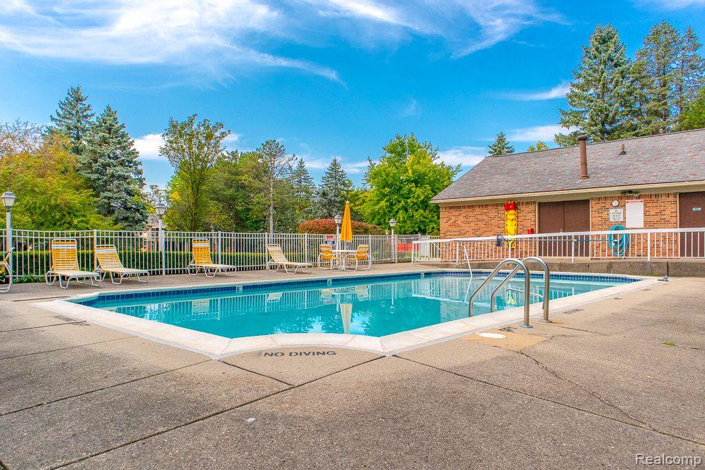 37284 BRENTWOOD Circle, Farmington Hills, MI 48331 — Photo 30