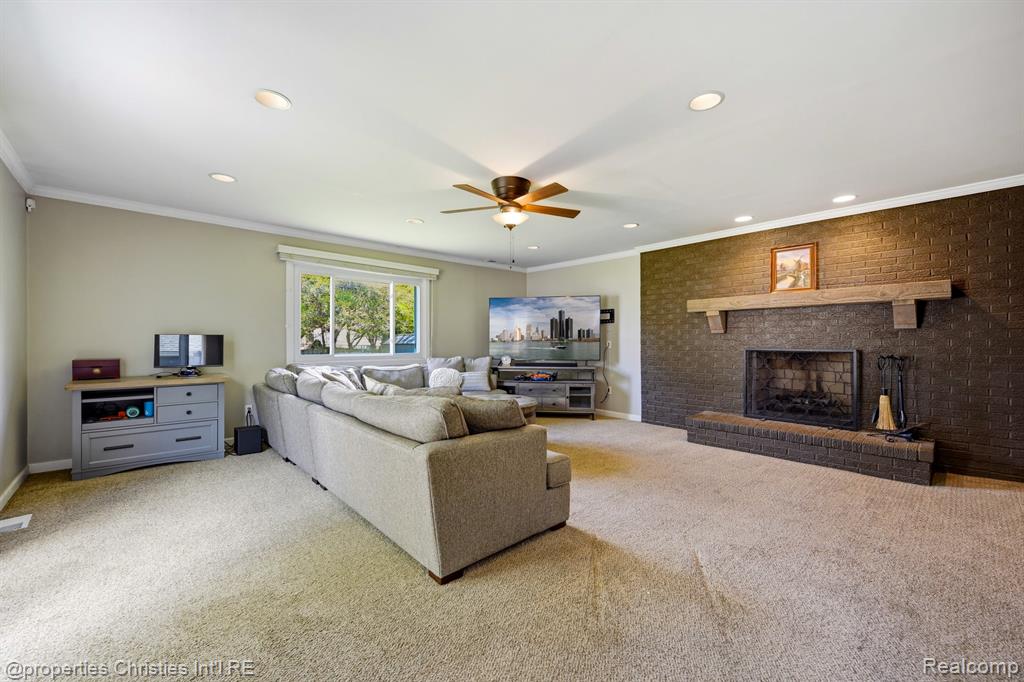 9034 Elmhurst Avenue, Plymouth, MI 48170 — Photo 19