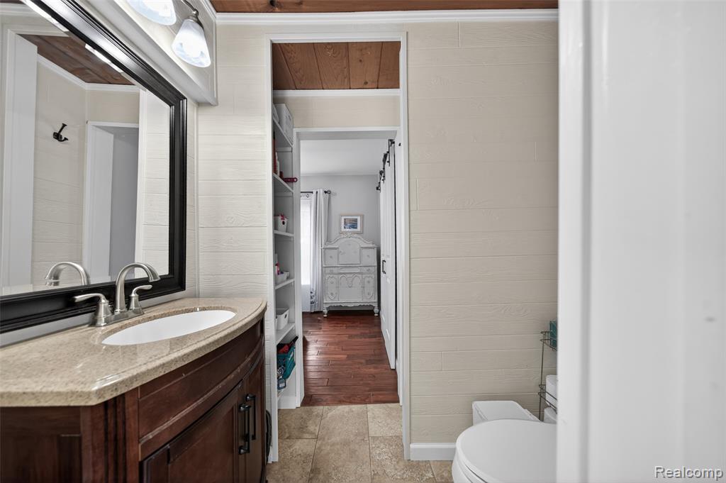 1430 Benvenue Street, Sylvan Lake, MI 48320 — Photo 27