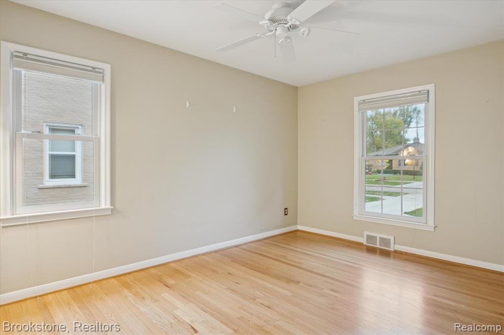 16951 Locherbie Avenue, Beverly Hills, MI 48025 — Photo 24