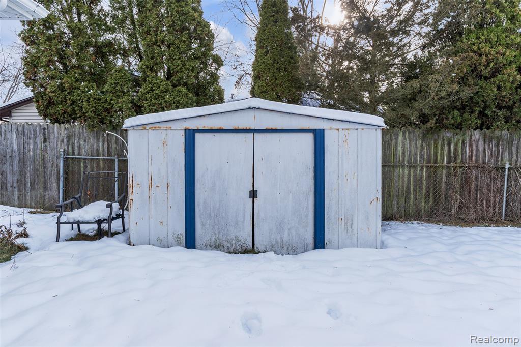 47349 Nita Drive, Shelby Twp, MI 48317 — Photo 44