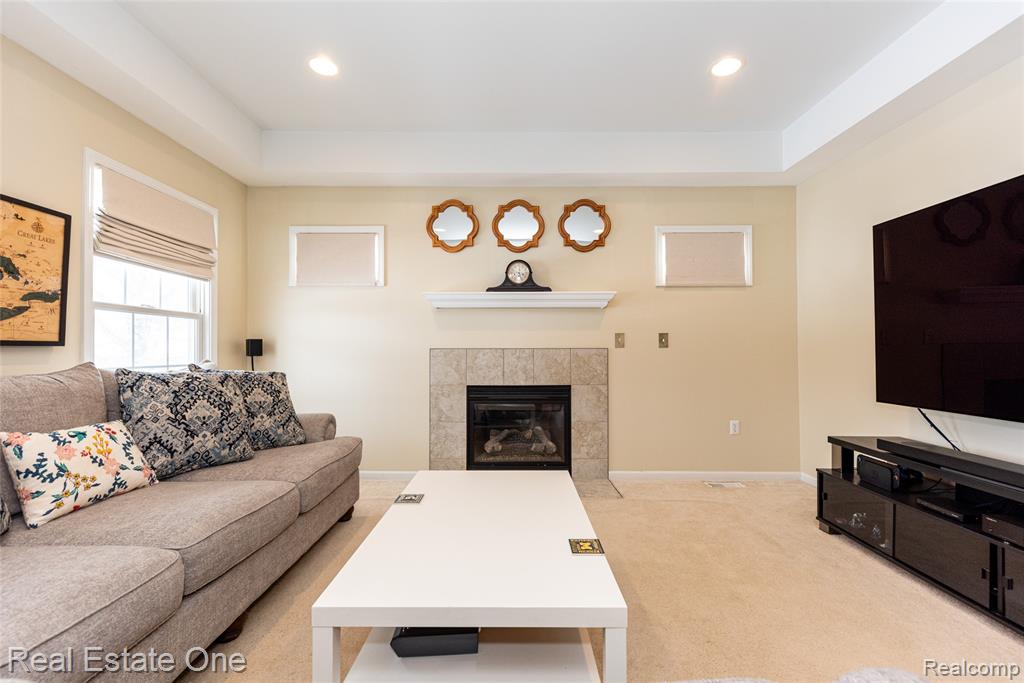 9410 Maple Run Court, Pinckney, MI 48169 — Photo 12