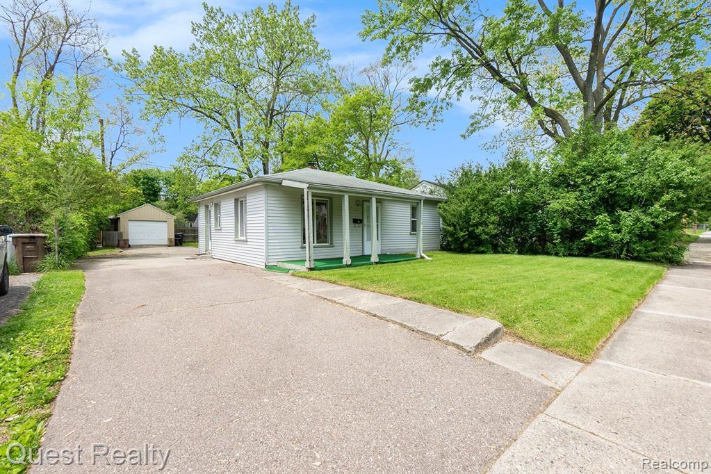 731 EMERSON Avenue, Pontiac, MI 48340 — Photo 2