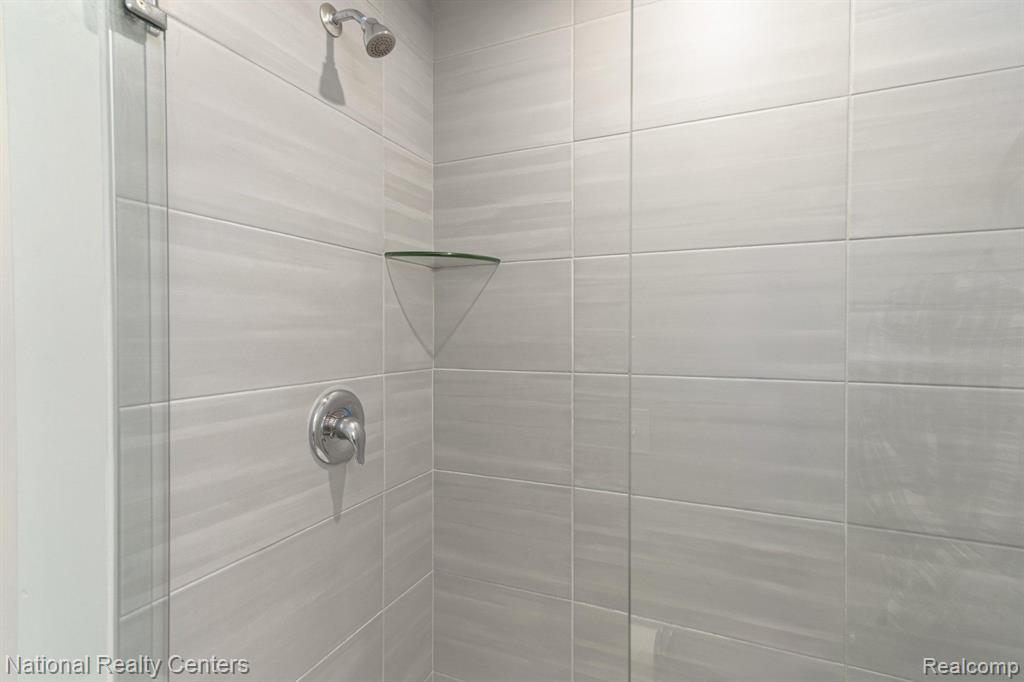 211 Sydney Court, Plymouth, MI 48170 — Photo 29