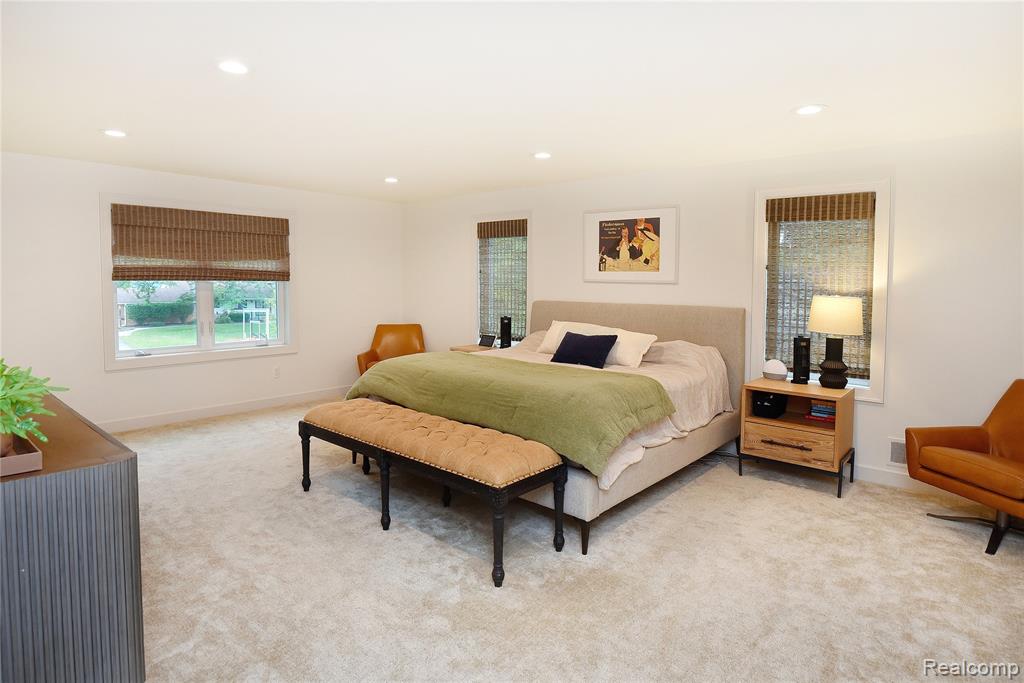 3029 S Westview Court, Bloomfield, MI 48304 — Photo 16