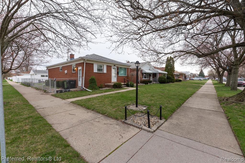 7252 LUANA Avenue, Allen Park, MI 48101 — Photo 4