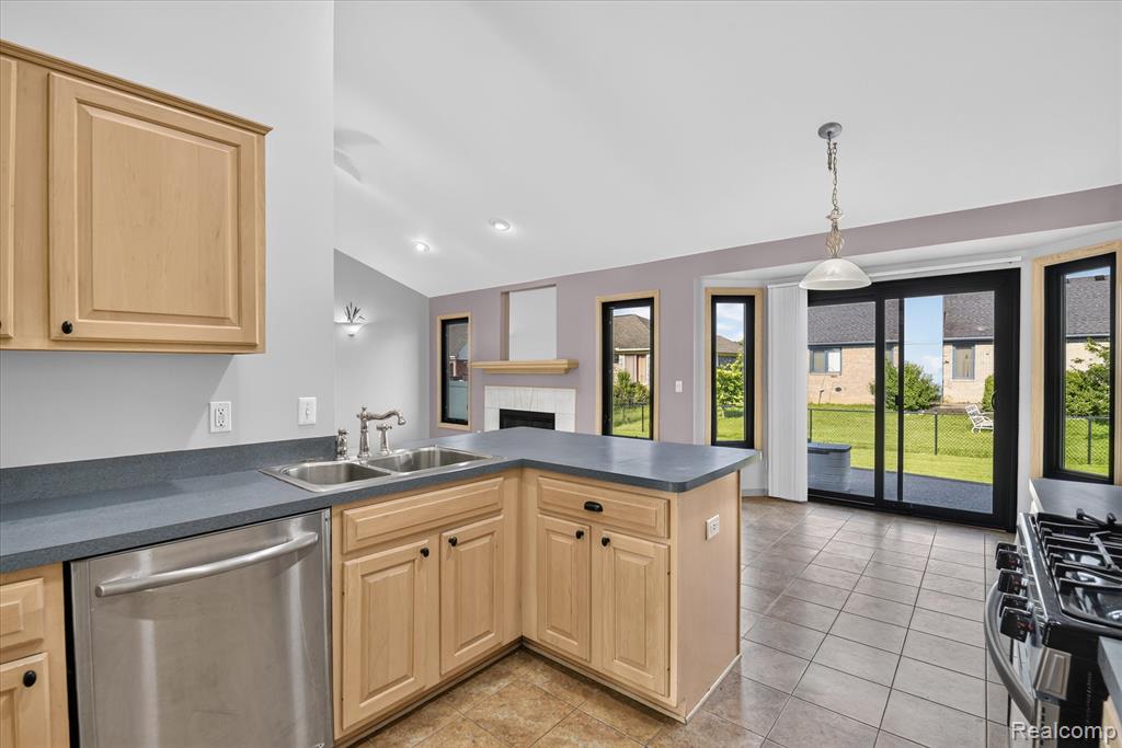 53293 Spurry Lane, New Baltimore, MI — Photo 23