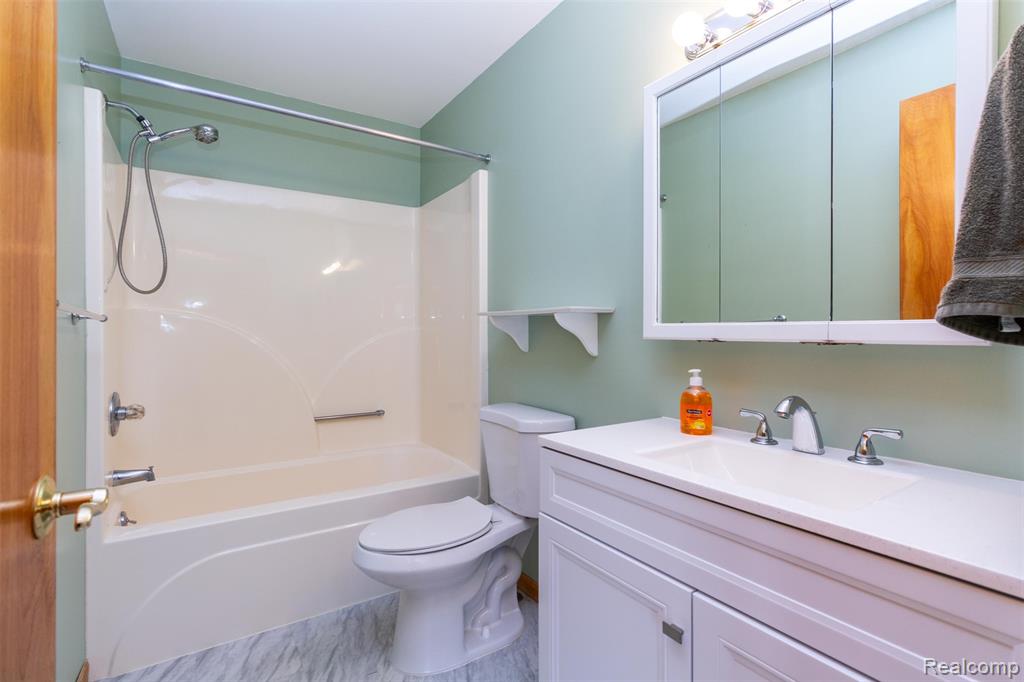 11270 Linda Kay, Goodrich Vlg, MI — Photo 24