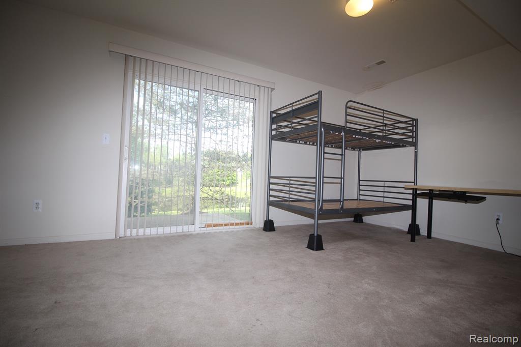 423 CHERRY ORCHARD Road, Canton, MI 48188 — Photo 17