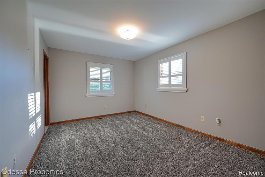 16185 24 MILE Road, Macomb, MI 48042 — Photo 15