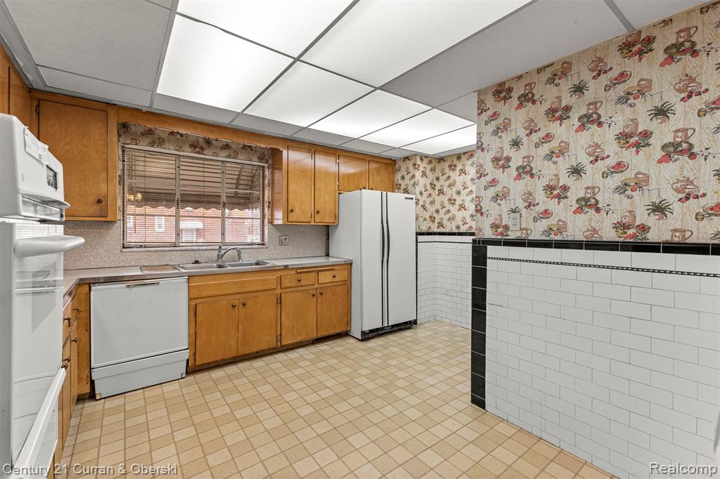 7502 Coolidge, Center Line, MI 48015 — Photo 14