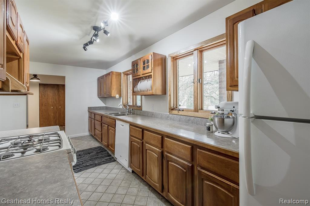 5381 Metamora Road, Metamora, MI 48455 — Photo 19