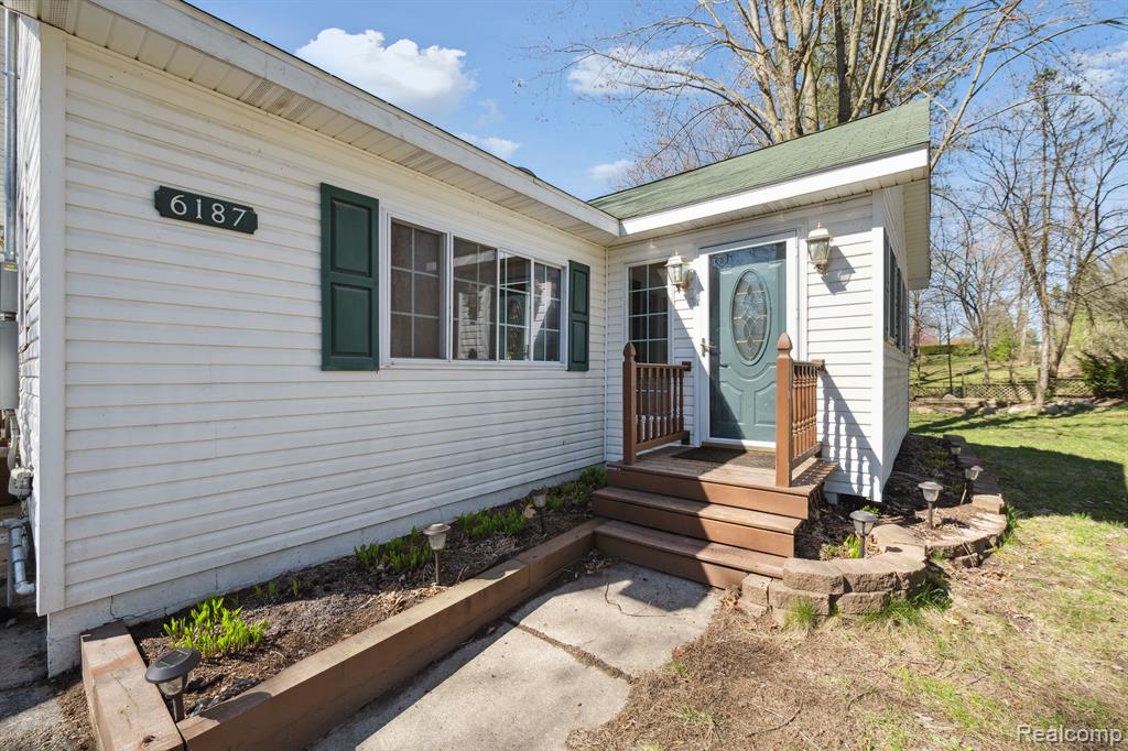 6187 THREE LAKES Drive, Brighton, MI 48116 — Photo 3