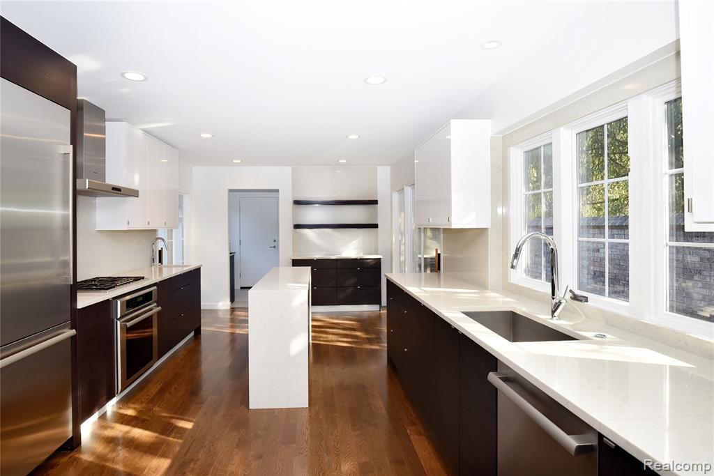 32175 Spruce Lane, Beverly Hills, MI 48025 — Photo 13