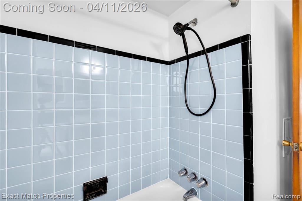 576 Markle Avenue, Pontiac, MI 48340 — Photo 21