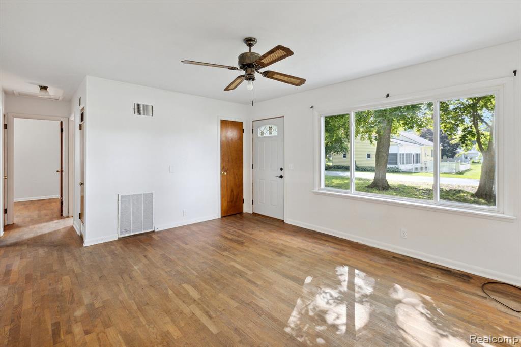 801 JACKSON Street, Eaton Rapids, MI 48827 — Photo 8