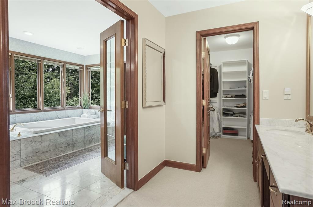 60 Kingsley Manor Drive, Bloomfield Hills, MI 48304 — Photo 39