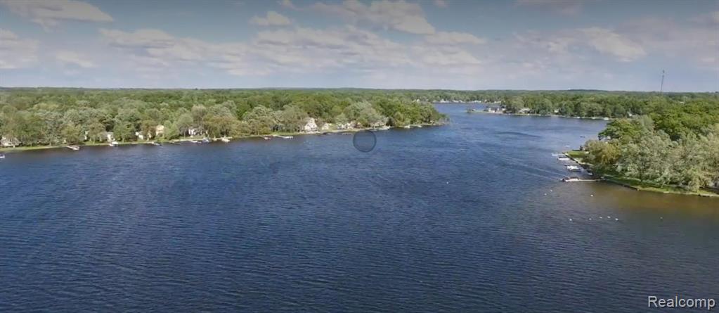 5377 Wildwood Drive, Howell, MI 48843 — Photo 16