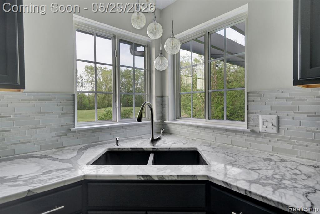 5729 Woodfield Parkway, Grand Blanc, MI 48439 — Photo 18