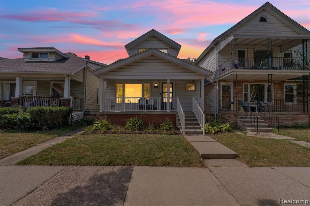 7631 Maple Street, Dearborn, MI 48126