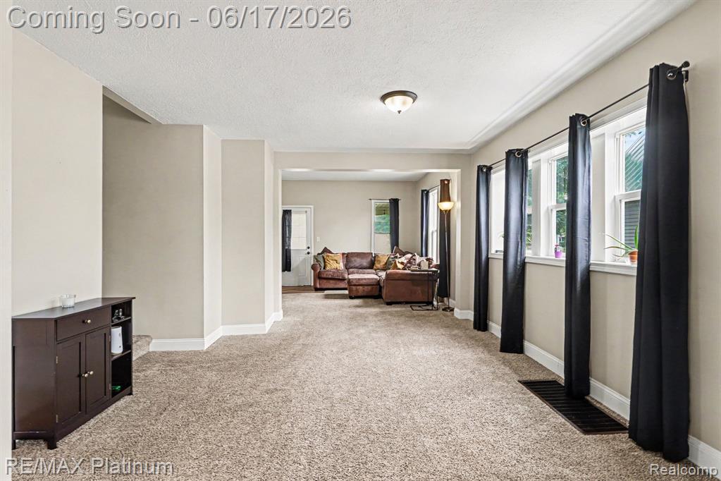 405 N Kiesel Street, Bay City, MI 48706 — Photo 6