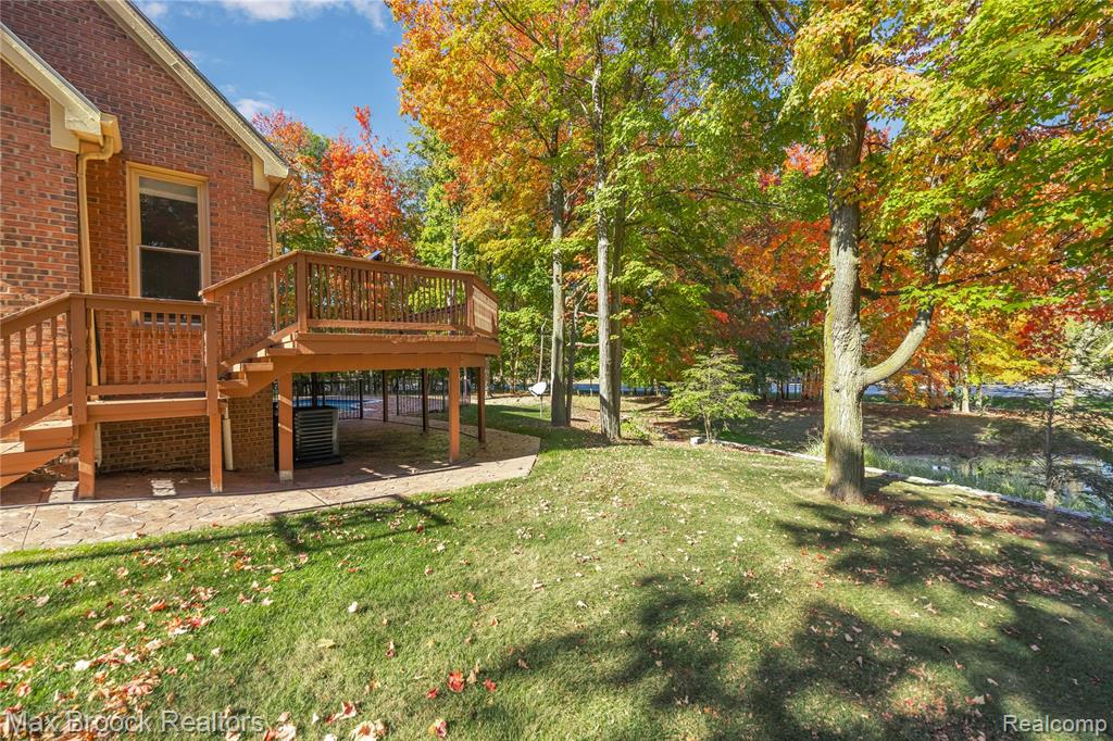 6986 Crosswell Drive, West Bloomfield, MI — Photo 60
