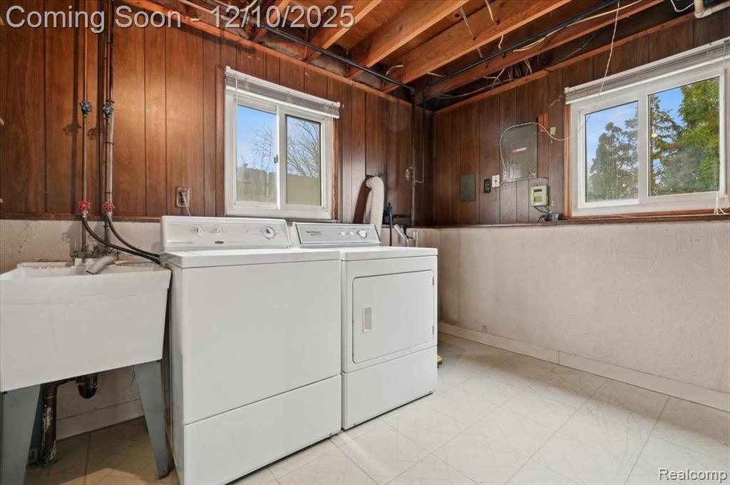 21231 Tiffany Drive, Woodhaven, MI 48183 — Photo 21