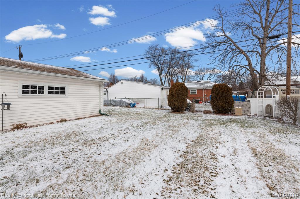 4611 E 13 Mile Road, Warren, MI 48092 — Photo 25